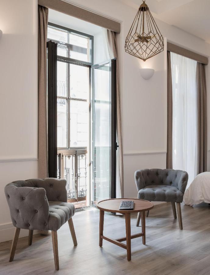 ปวยร์ตา กาเตดราล ฮอลิเดย์ สวีท Apartment เซบีญา ภายนอก รูปภาพ
