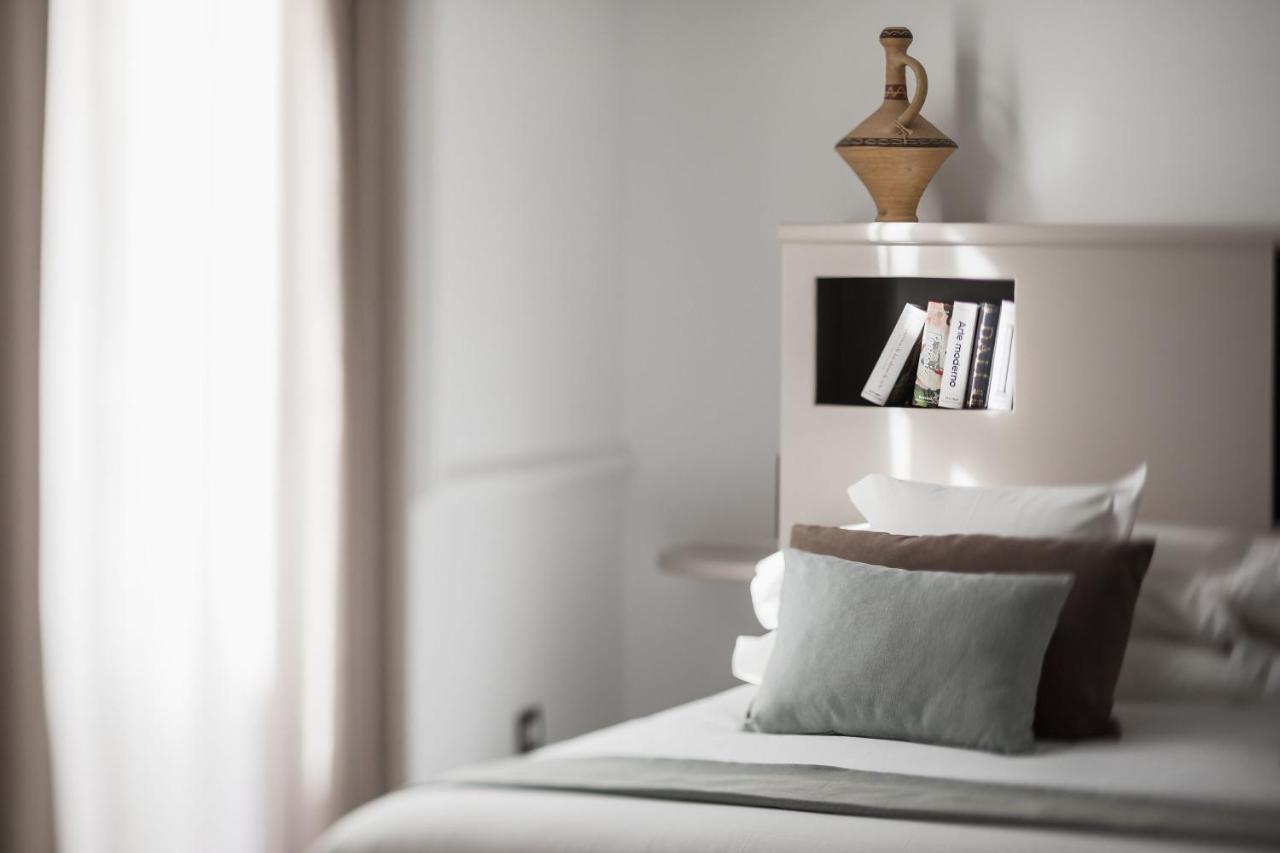 ปวยร์ตา กาเตดราล ฮอลิเดย์ สวีท Apartment เซบีญา ภายนอก รูปภาพ