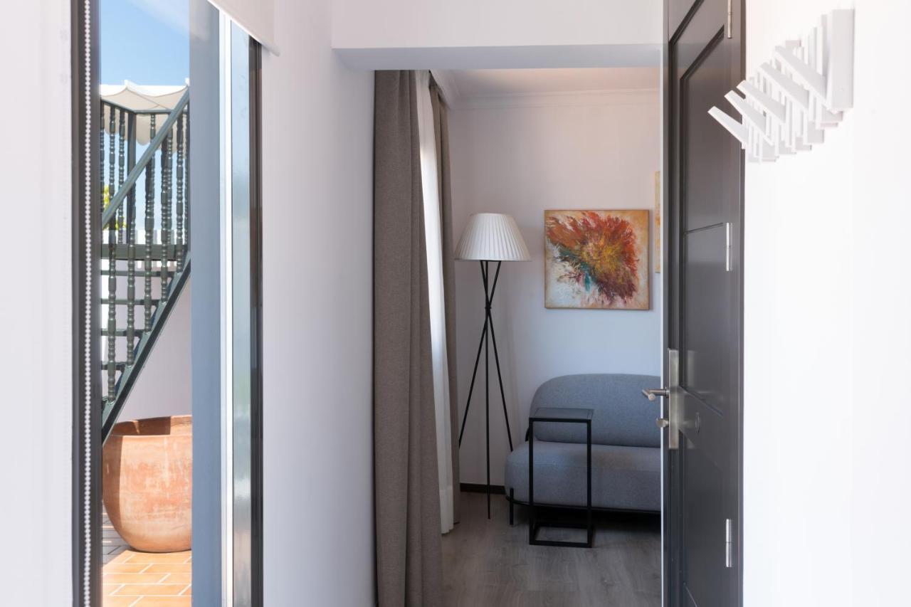 ปวยร์ตา กาเตดราล ฮอลิเดย์ สวีท Apartment เซบีญา ภายนอก รูปภาพ